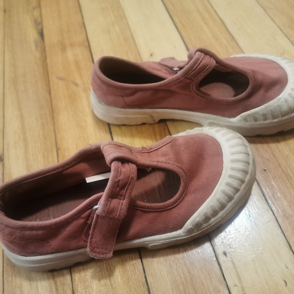 Toddler shoes for sale new and used - Picture 3 of 3